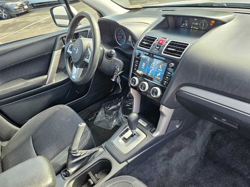Used 2017 Subaru Forester 2.5i Premium w/ All-Weather Package image 11