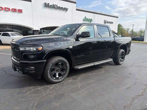 New 2026 RAM 1500 4x4 Crew Cab image 4