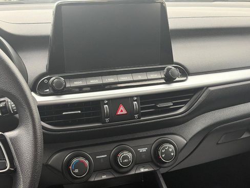 Used 2023 Kia Forte LXS w/ LXS Technology Package FWD image 14