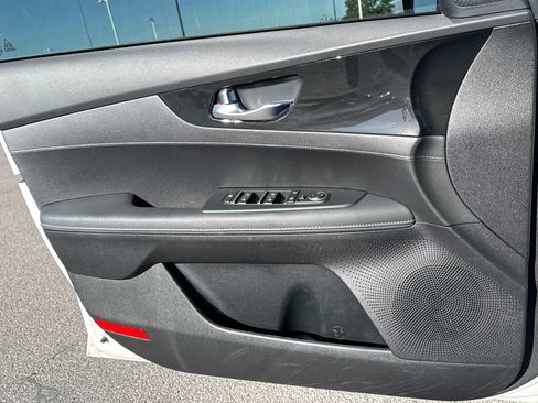 Used 2023 Kia Forte GT-Line FWD image 12