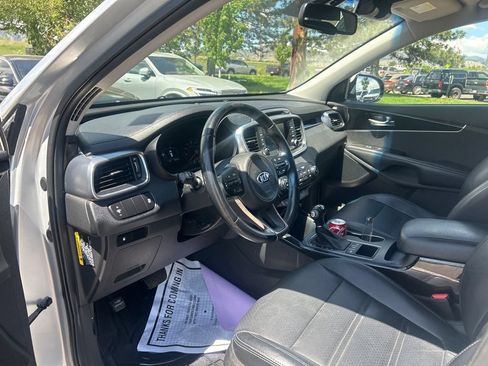 Used 2017 Kia Sorento EX AWD/4WD image 23