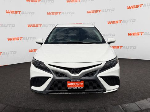 Used 2021 Toyota Camry SE w/ Convenience Package FWD image 8