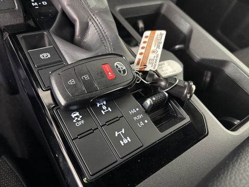 Used 2025 Toyota Land Cruiser image 19