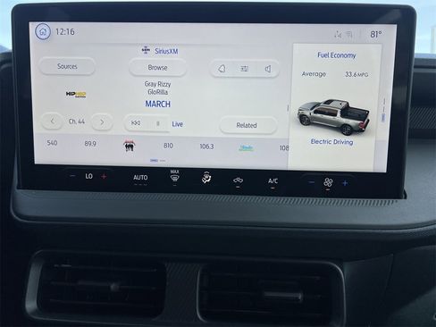 New 2025 Ford Maverick XL image 4