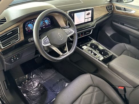 Used 2026 Volkswagen Atlas SE FWD image 13