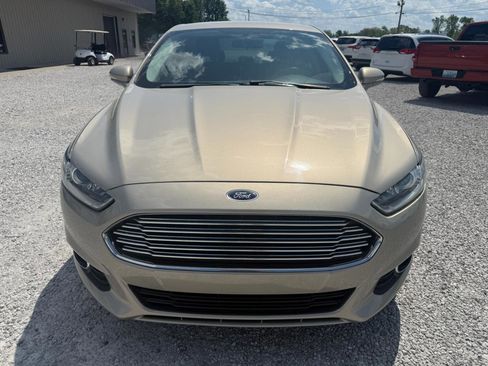 Used 2015 Ford Fusion SE w/ Equipment Group 201A image 2