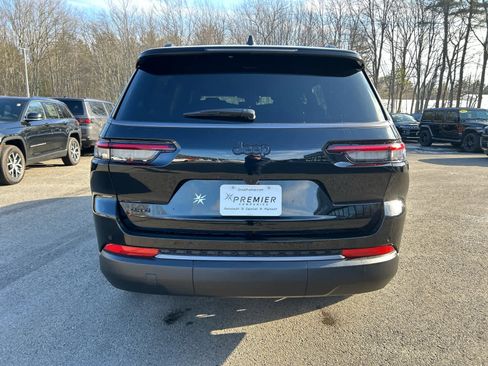 New 2026 Jeep Grand Cherokee L Limited w/ Limited Altitude Package AWD/4WD image 6