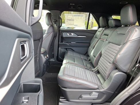 New 2026 Ford Explorer ST-Line w/ ST-Line Street Pack image 6