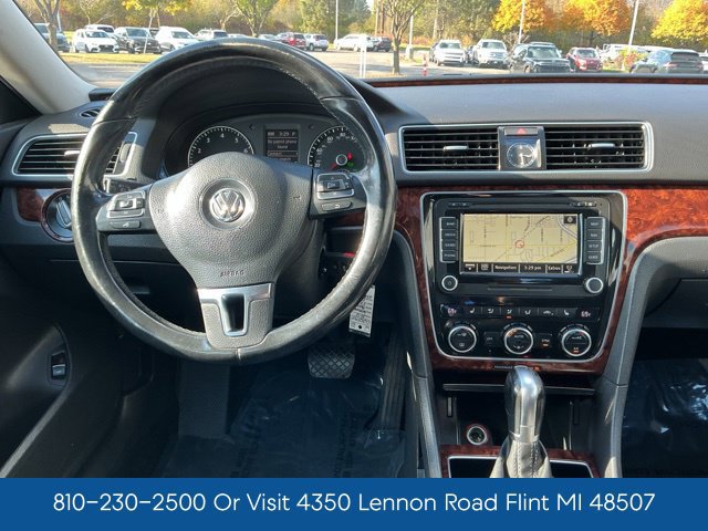 Used 2013 Volkswagen Passat 2.5 SEL FWD image 2