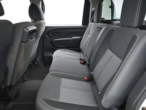 Used 2022 Nissan Titan S image 12