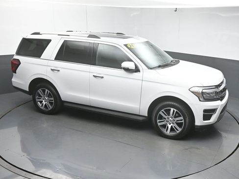 Used 2024 Ford Expedition Limited image 42