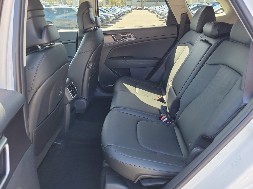 New 2026 Kia Sportage SX FWD image 16