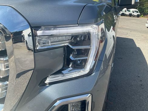 Used 2021 GMC Sierra 1500 SLT w/ SLT Convenience Package AWD/4WD image 9