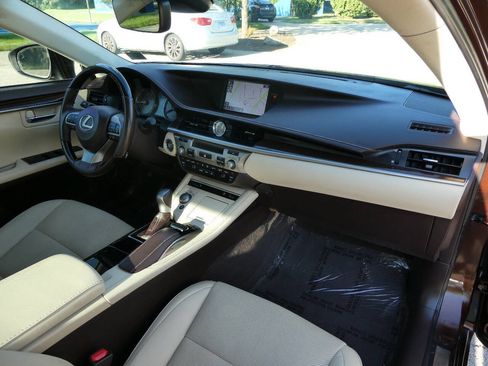 Used 2018 Lexus ES 350 w/ Navigation System Package FWD image 33