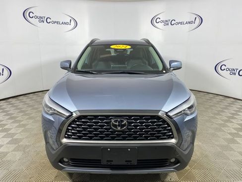 Used 2024 Toyota Corolla Cross XLE image 1