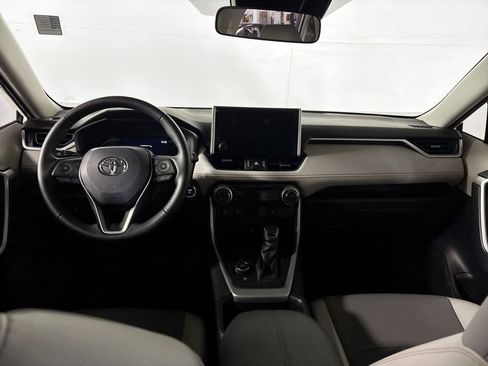 Used 2023 Toyota RAV4 XLE Premium image 12