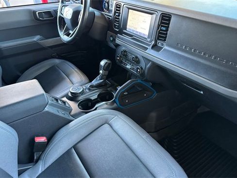 Used 2021 Ford Bronco Black Diamond w/ Sasquatch Package image 16