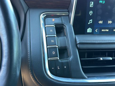 Used 2022 Chevrolet Suburban High Country image 12