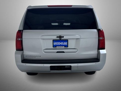 Used 2018 Chevrolet Suburban LT image 6