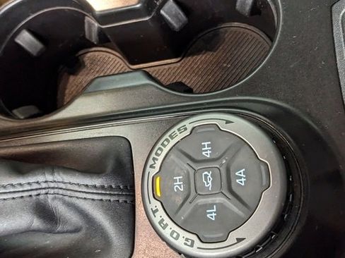 Used 2022 Ford Bronco Badlands image 31