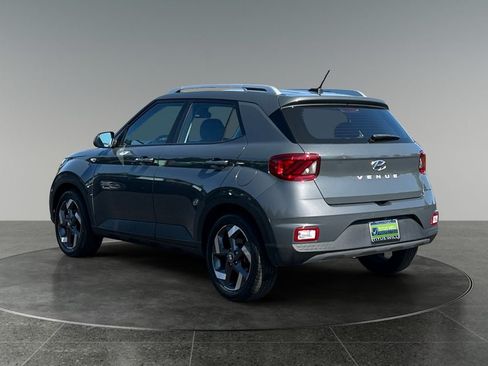 Certified 2025 Hyundai Venue SEL FWD image 7