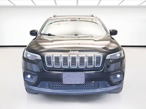 Used 2019 Jeep Cherokee Latitude Plus w/ Comfort/Convenience Group FWD image 2