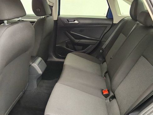 Used 2021 Volkswagen Jetta SE FWD image 19