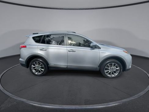 Used 2018 Toyota RAV4 Limited image 16