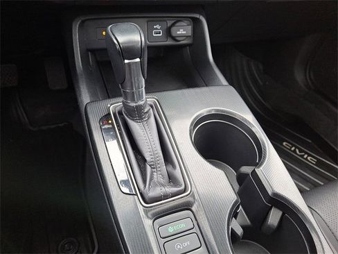 Certified 2024 Honda Civic EX-L image 11