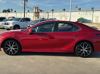 Used 2021 Toyota Camry SE video 2