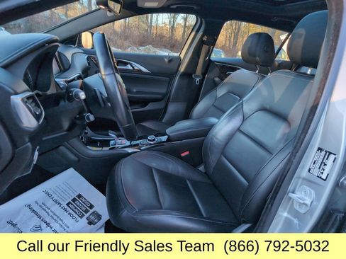 Used 2017 INFINITI QX30 Premium w/ Navigation Package image 10