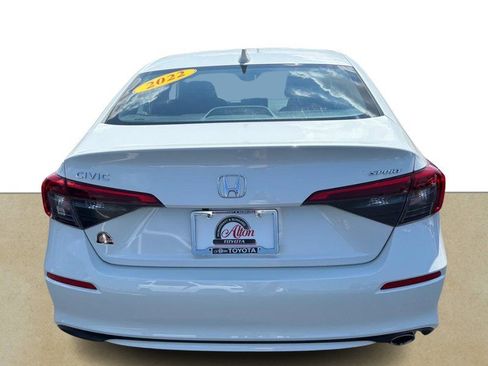 Used 2022 Honda Civic Sport image 5