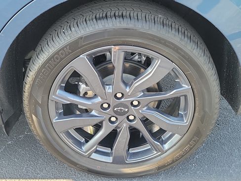Used 2024 Chevrolet Equinox RS w/ RS Leather Package FWD image 9