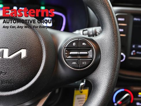 Used 2025 Kia Soul LX w/ LX Technology Package image 16