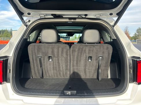 Used 2023 Kia Sorento SX image 24
