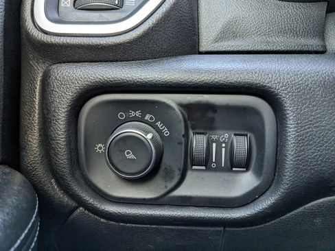 Used 2019 RAM 2500 Big Horn image 43