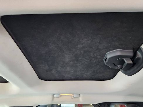 Used 2016 Jeep Renegade Trailhawk w/ Premium Trailhawk Package AWD/4WD image 15