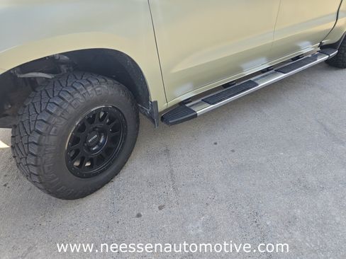 Used 2020 Chevrolet Silverado 1500 LT w/ Texas Edition image 19