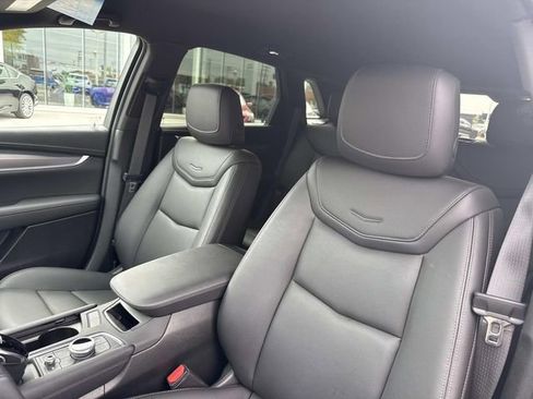 Certified 2024 Cadillac XT5 Luxury w/ LPO, Floor Liner Package AWD/4WD image 19