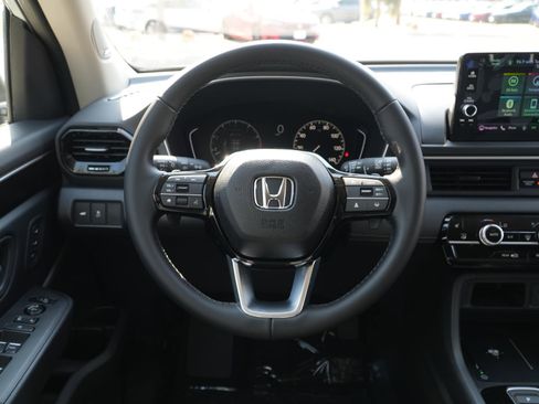 New 2025 Honda Pilot Touring image 23