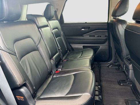 Used 2023 Nissan Pathfinder SL w/ Lighting Package (N92) AWD/4WD image 28