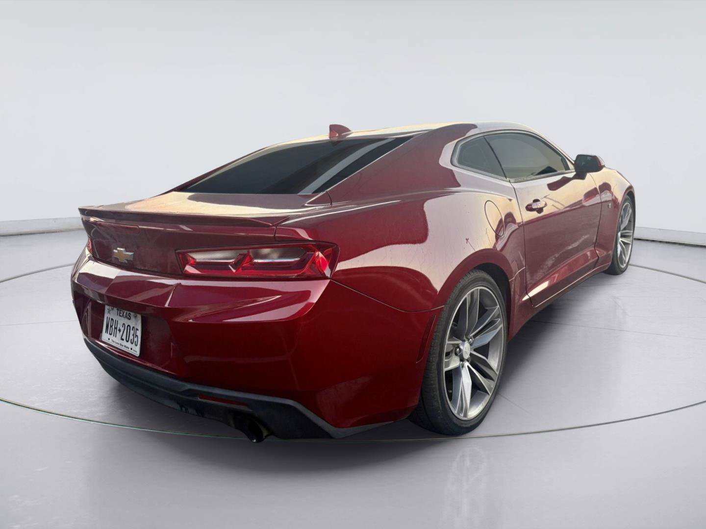 Used 2018 Chevrolet Camaro LT w/ RS Package RWD image 3