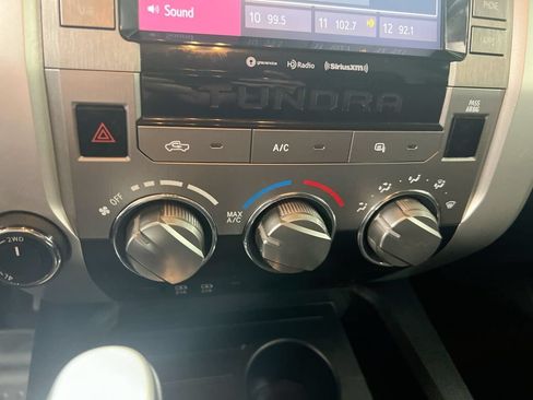 Used 2020 Toyota Tundra SR5 w/ SR5 Convenience Package AWD/4WD image 16