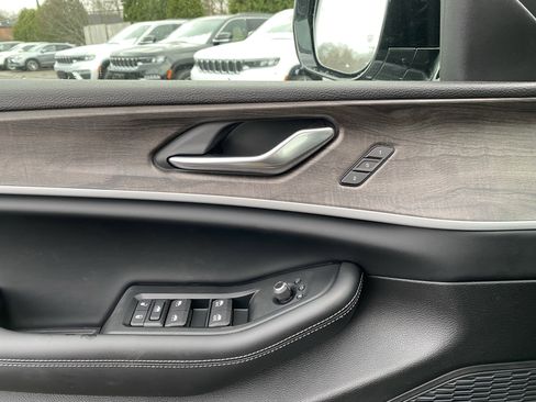 New 2025 Jeep Grand Cherokee Limited AWD/4WD image 15