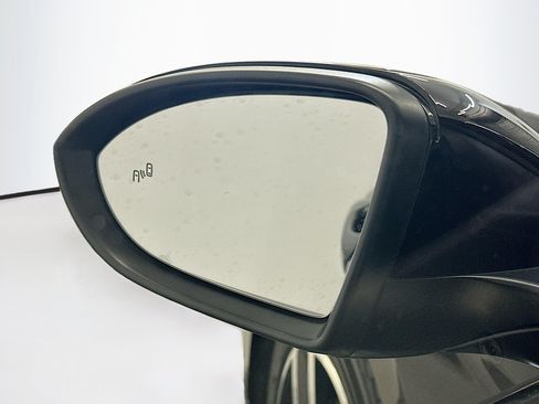 Used 2025 Volkswagen Jetta SE FWD image 16