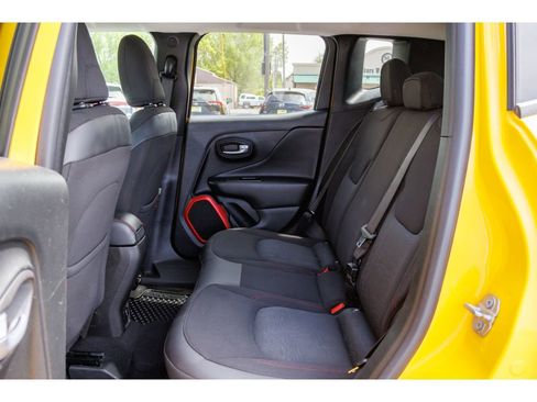 Used 2016 Jeep Renegade Trailhawk AWD/4WD image 13