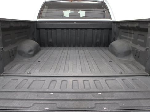 Used 2018 Toyota Tundra SR5 w/ SR5 Upgrade Package AWD/4WD image 9