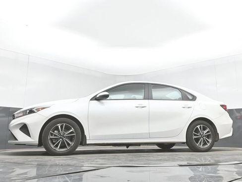 Used 2023 Kia Forte LXS w/ LXS Technology Package FWD image 30
