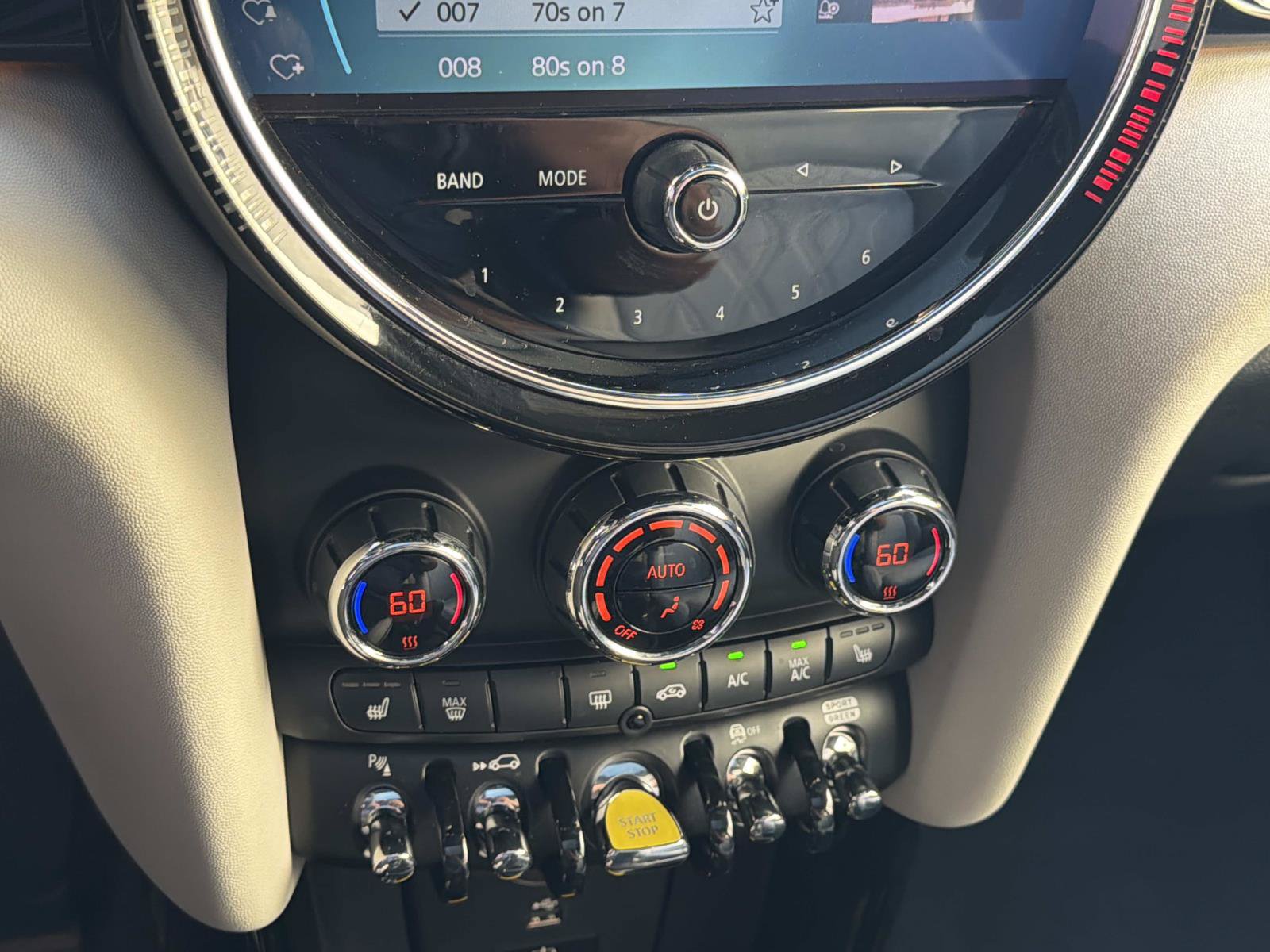 Used 2024 MINI Cooper SE FWD image 19