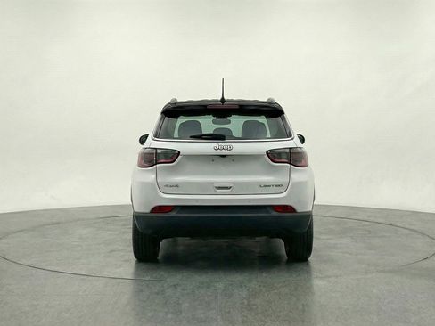 Used 2025 Jeep Compass Limited image 6